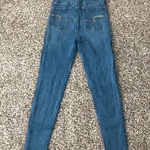 ⭐️ American Eagle High Rise Jeans ⭐️